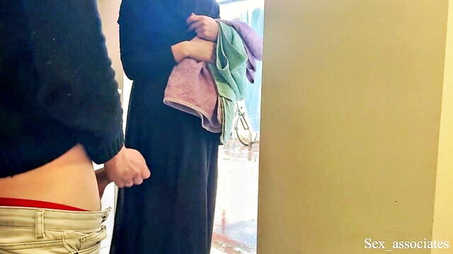 niqab neighbor jerks me off