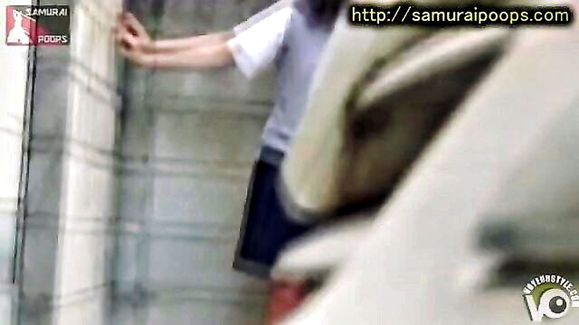 japanese, pissing, schoolgirls - outside pissing japanese schoolgirls