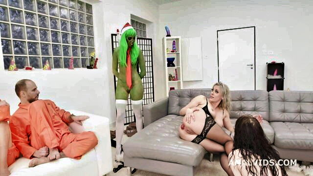 laura fiorentino, brittany bardot, anna de ville - ass licking compilation