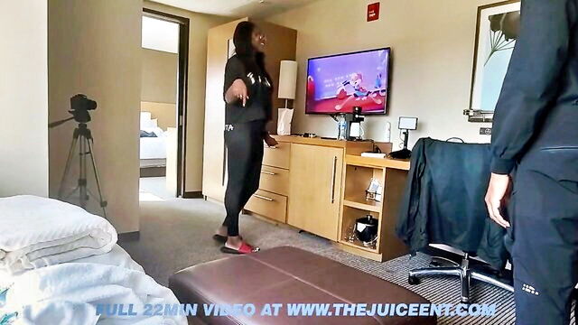 thejuiceent - hotel manager checks out noise complaint
