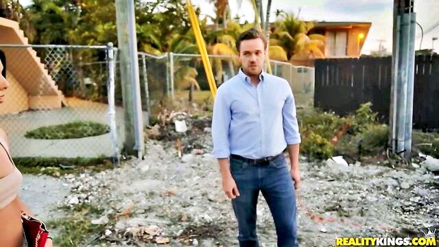 gina valentina - gina valentina kissing scene