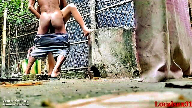 hot outdoor indian xxx : Localsex31