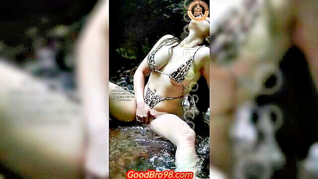 Desi Ass - desi girl flaunts her big ass in solo video