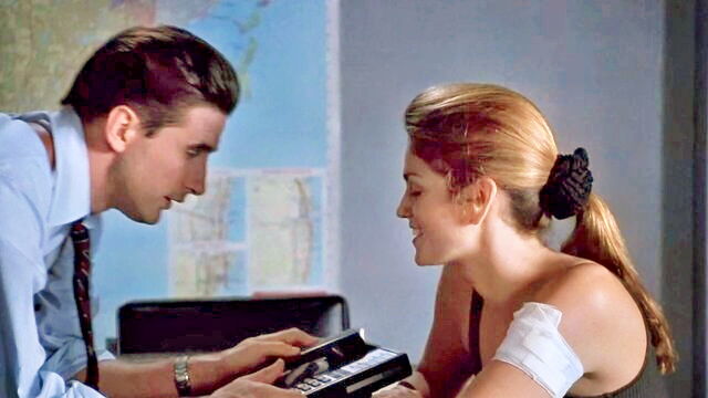 cindy crawford - cindy crawford nude debut