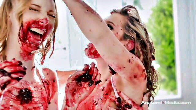 pie, girls, messy - girls pieholes
