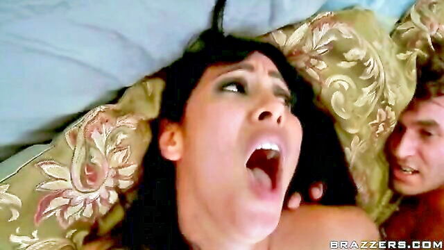 deep fuck slutty brunette