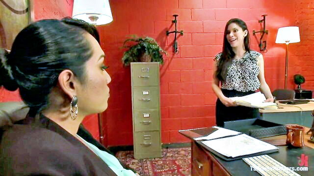 jessica fox, aleksa nicole - trans ass licking video