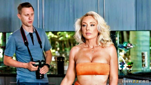 Sadie Summers, Alex Mack - milf is the boss sex Brazzers