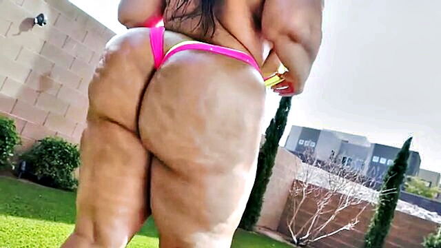 brunette mature goddess shows off her big natural tits and squirts