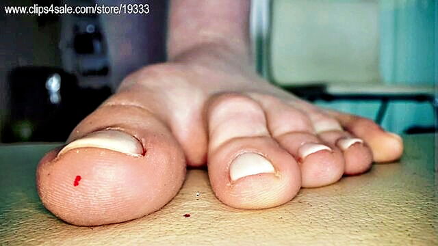 giantess, babe, amateur - huge footed amateur beauty in action