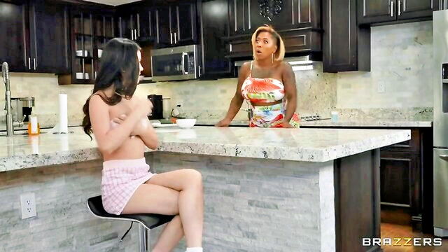 asian teen eats milf pussy