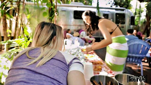 juliette mint - outdoor fall for juliette mint