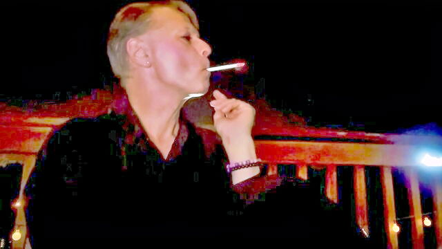 Draggin Queen - draggin queen 14 cigarette smoke