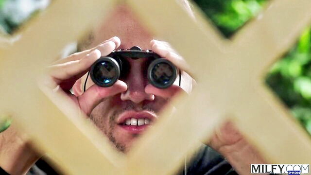 aviana violet milena violet peeping