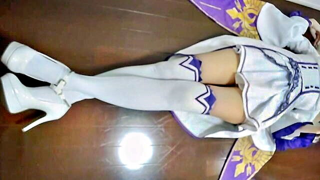 emilia emilia in japanese cosplay with vr : cosplay
