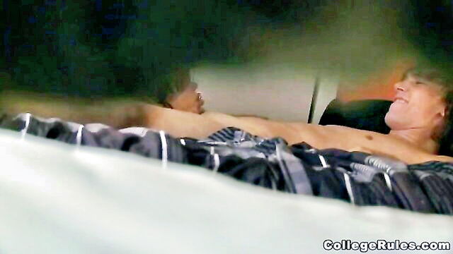 mmf handjob threesomeetà