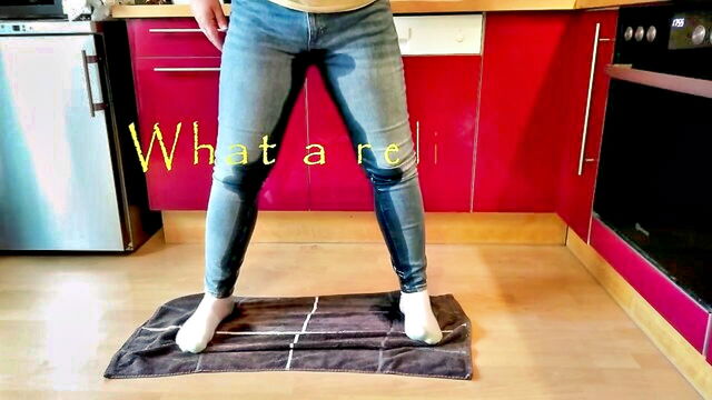amateur, piss, while cooking - kitchen accident pee accident