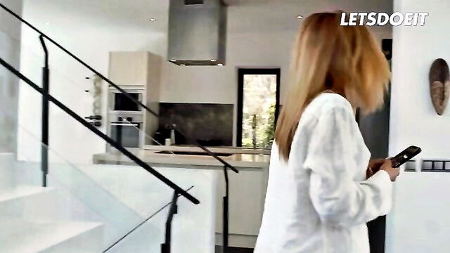 agatha vega, ariana van x - rich girls hard fuck scene