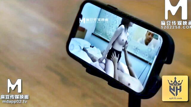 Chinese xxx video with daring couple