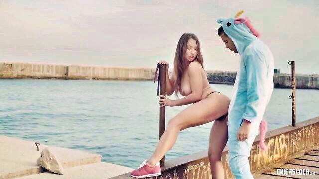 taylor sands - taylor sands outdoor blowjob