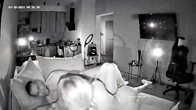 homemade amateur, amateur teen, teen threesome - amateur teen threesome blowjob
