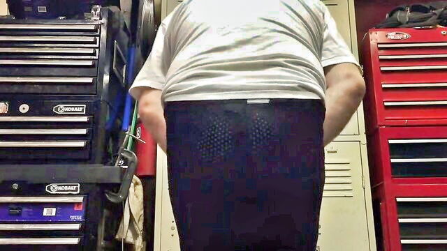bear, amateur, man - huge balls cum slap