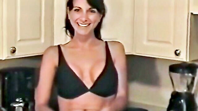 step mom kitchen tease : Big Dick