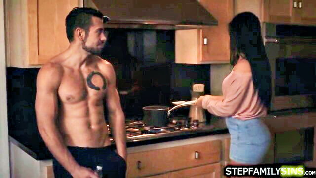 jennifer white - brunette stepmom blowjob