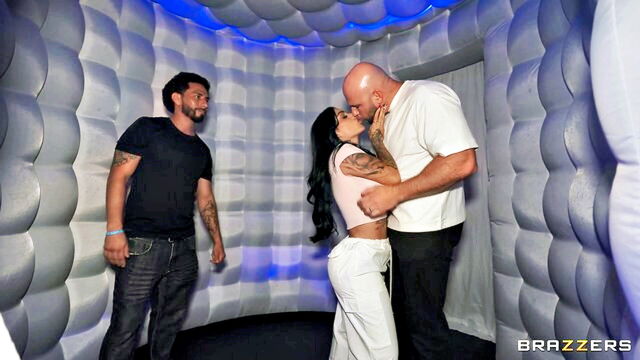 brazzers abandoned fuck club : Brazzers