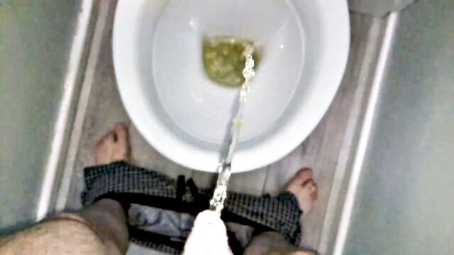 pissing, daddy pissing, daddy pee urine - daddy peeing slow motion