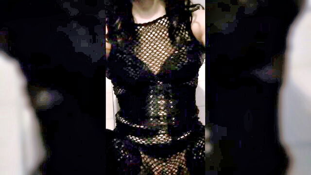 Nude bananal man - tranny handjob no panties