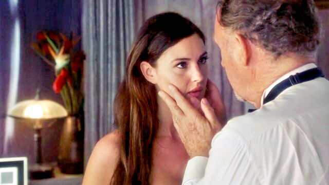 Monica Bellucci - monica bellucci butt cleavage