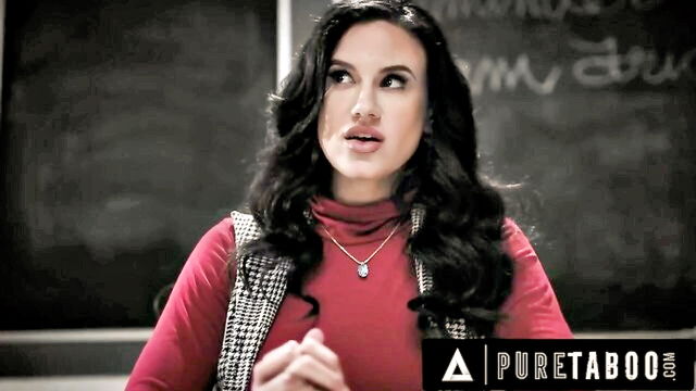 cheerleader sophia burns assfuck