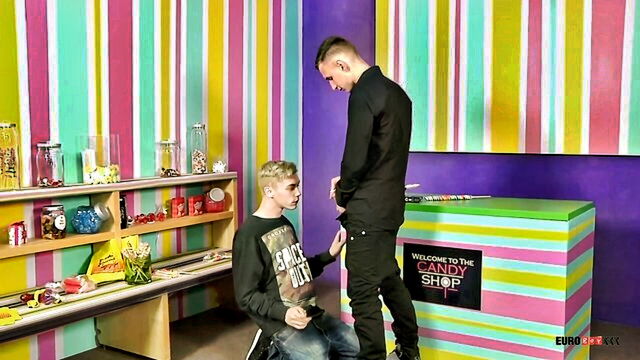 reece bentley - reece bentley cock sucking