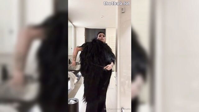 khalifa, mia, mia khalifa - mia khalifa striptease