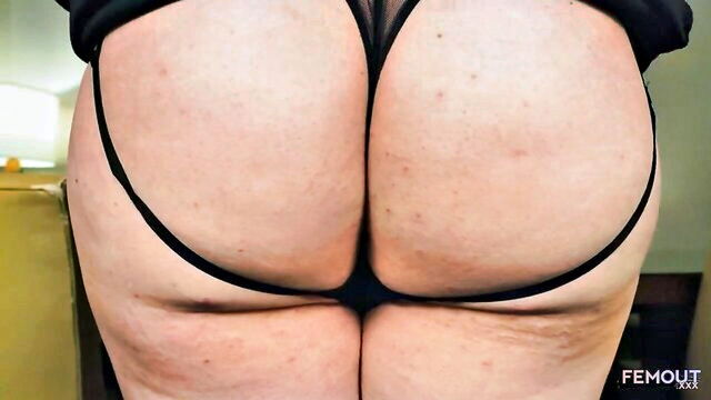 lacey vamp erotic room