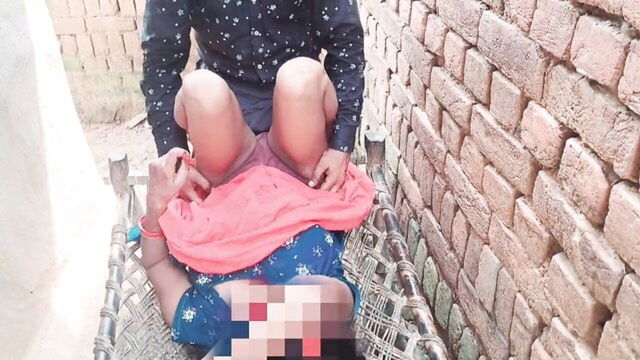 indian slut gets banged outdoors : Trilokinath