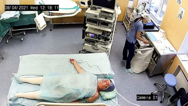 middle aged, middle age, put to sleep - woman put to sleep for surgery