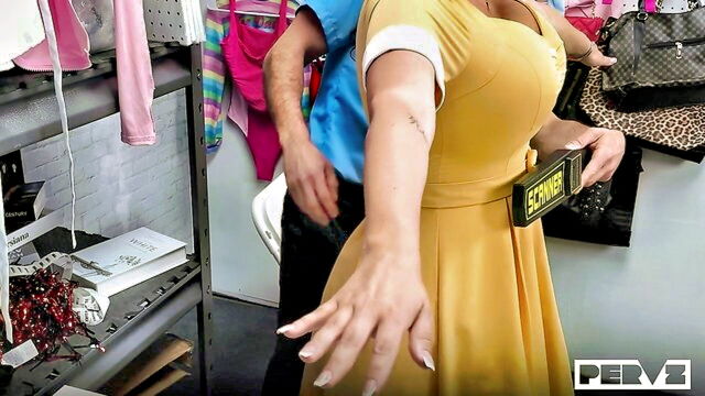 zoey foxx - zoey foxx housewife shoplyfter