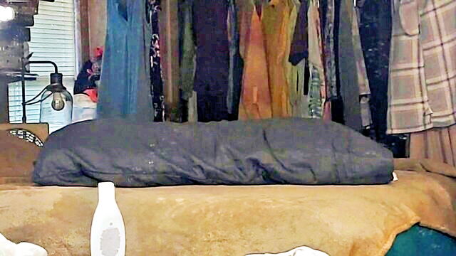 male booty in mirror