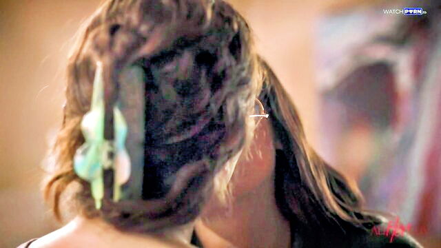 leana lovings - lesbian pussy licking video