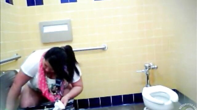 friends, ladies, pee - pee with best friends