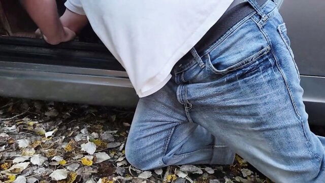 kink, outdoor pee, outdoor - girlfriend video peeing accident
