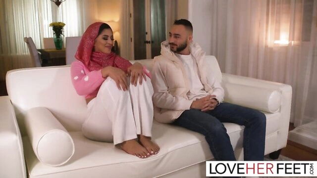 Sophia Leone - footjob no shoes loveherfeet