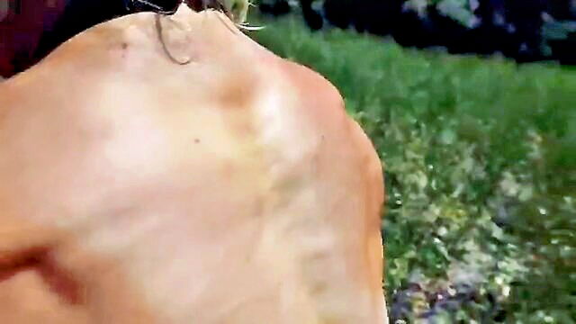 public, fbb, solo - female bodybuilder flexes her muscles in solo video