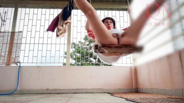 party, public, milf - casalinga on the swing