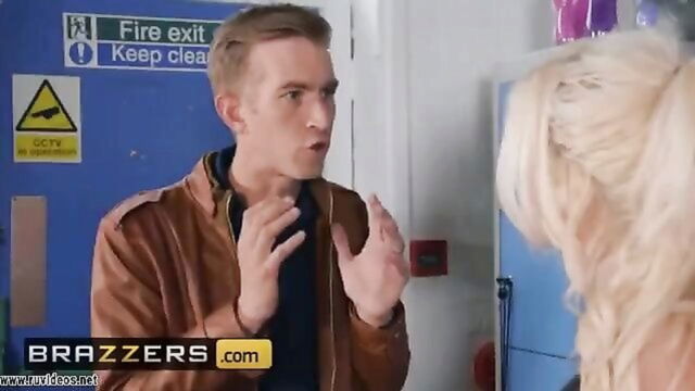 big dick, blonde, brazzers - tommie jo locker room ass fuck