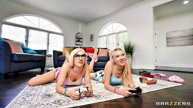 daughter, stepdad, stepdaughter - stepdad fucks his stepdaughter sneakingly