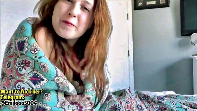 babes, big tits, natural tits - babe in hot video