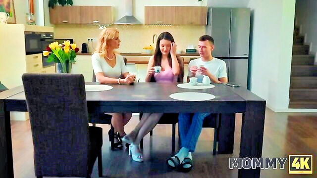 lynna nilsson, lynna, mom and son - flirting war lynna nilsson